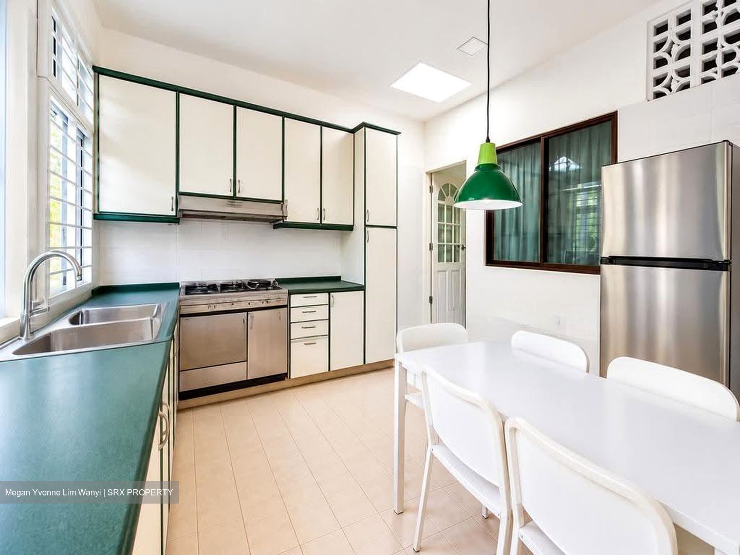 Thomson Park (D20), Terrace #618295431